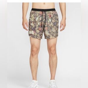 Recycled Materials
Nike Stride
Men's Dri-FIT 7" Brief-Lined Printed Running